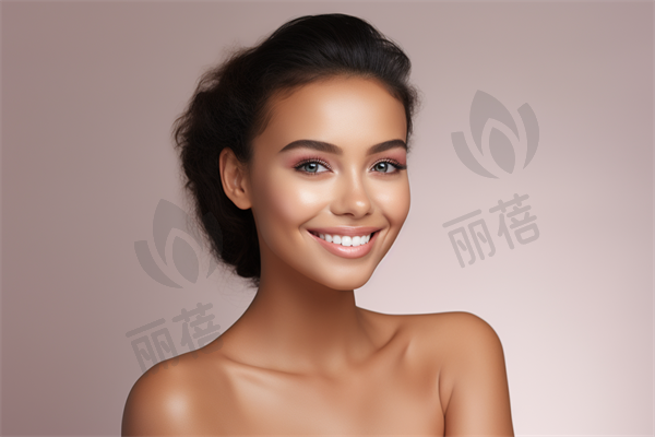 邢台美多美医疗美容诊所丰太阳穴的具体价格为3888元起,现享受优惠价仅需2888元起,机会难得,快来体验吧!