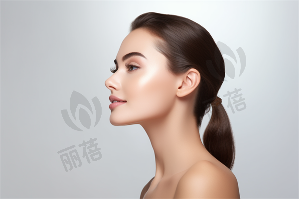 重庆美莱整形美容医院激光去雀斑的费用大约在3000元起左右,现优惠价仅需1999元起,尽享美丽与实惠。