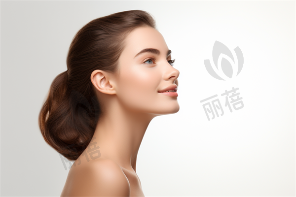 遵义韩美整形美容医院玻尿酸除皱的具体价格为3888元起。现在优惠价仅需2999元起,机会难得,赶紧行动!