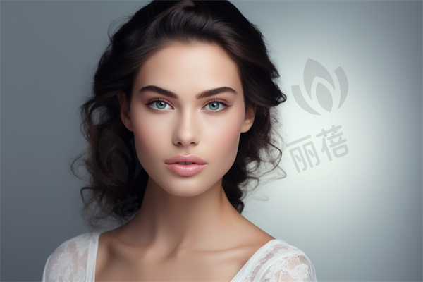 湖州星范林华医疗美容诊所乳头缩小手术的具体价格为6800元起,现优惠价仅需4800元起,机会难得,赶快行动吧!