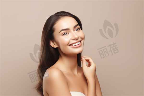 温岭医美佳医疗美容诊所360度环形吸脂的具体价格为8000元起,现享受优惠价仅需6800元起。