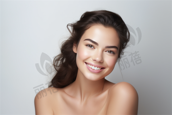 臀部抽脂瘦身的靠谱性如何?了解相关风险与注意事项